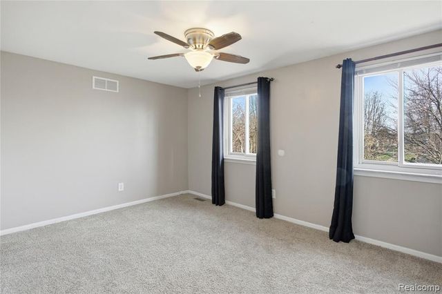 16213 Haverhill Drive, Macomb, MI 48044