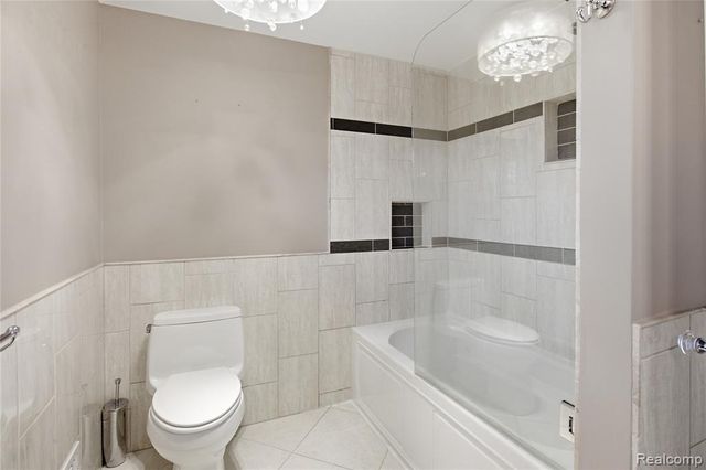 16213 Haverhill Drive, Macomb, MI 48044