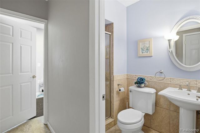 16213 Haverhill Drive, Macomb, MI 48044