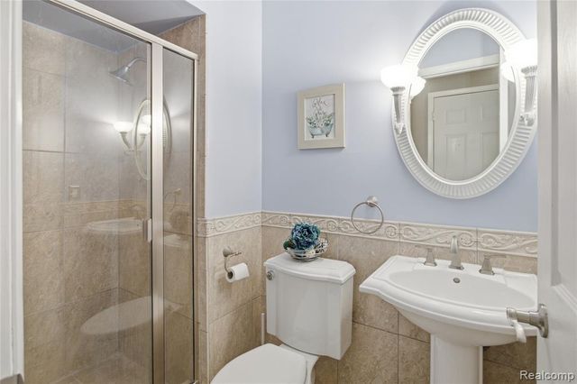 16213 Haverhill Drive, Macomb, MI 48044