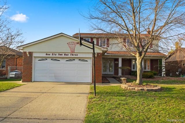 16213 Haverhill Drive, Macomb, MI 48044