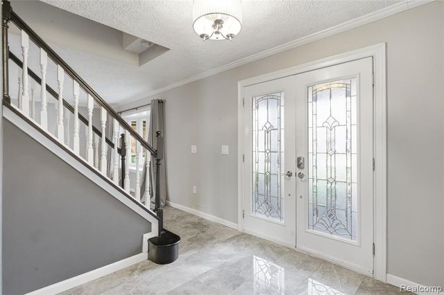 16213 Haverhill Drive, Macomb, MI 48044