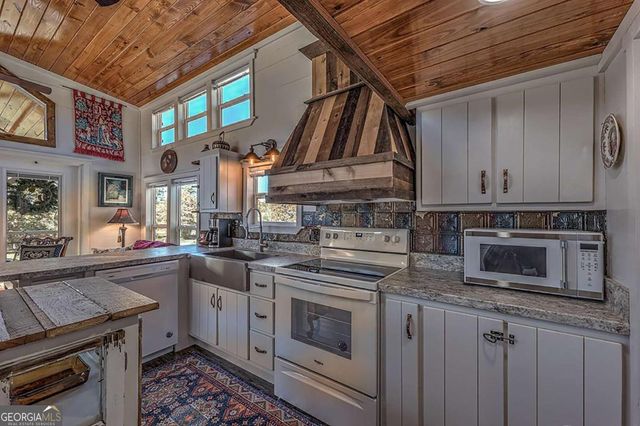 476, 478 Lapidary Lane, Young Harris, GA 30582