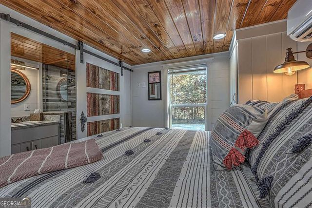 476, 478 Lapidary Lane, Young Harris, GA 30582