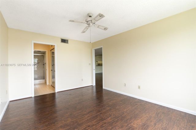 9455 N Belfort Circle 211, Tamarac, FL 33321