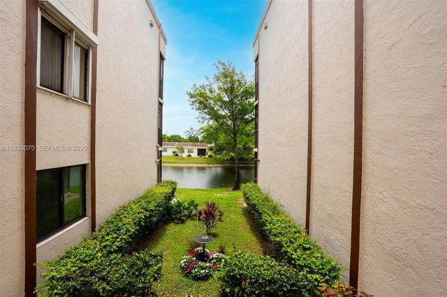 9455 N Belfort Circle 211, Tamarac, FL 33321