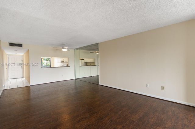 9455 N Belfort Circle 211, Tamarac, FL 33321