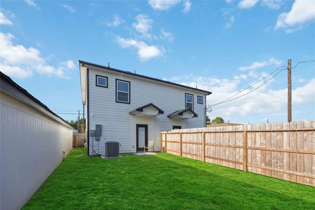 4739 Reed Road, Houston, TX 77033