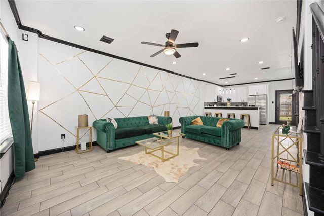 4739 Reed Road, Houston, TX 77033