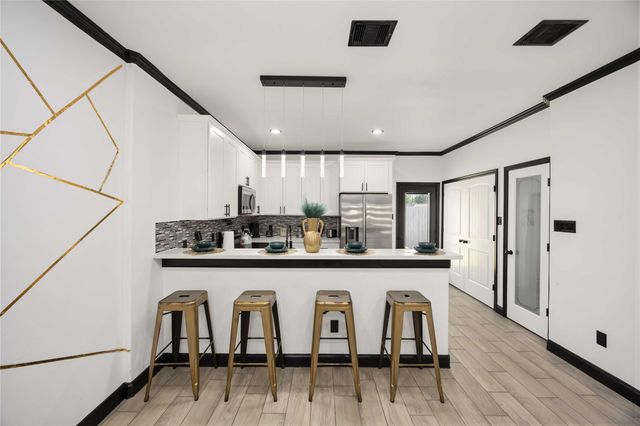 4739 Reed Road, Houston, TX 77033