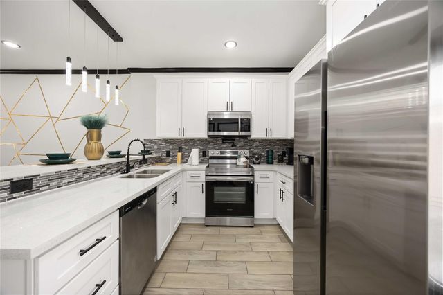 4739 Reed Road, Houston, TX 77033