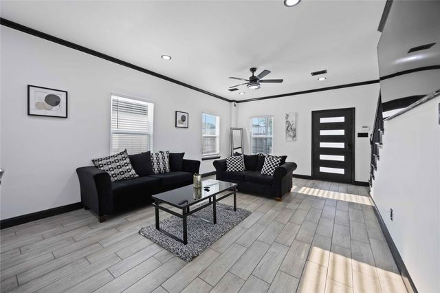 4739 Reed Road, Houston, TX 77033