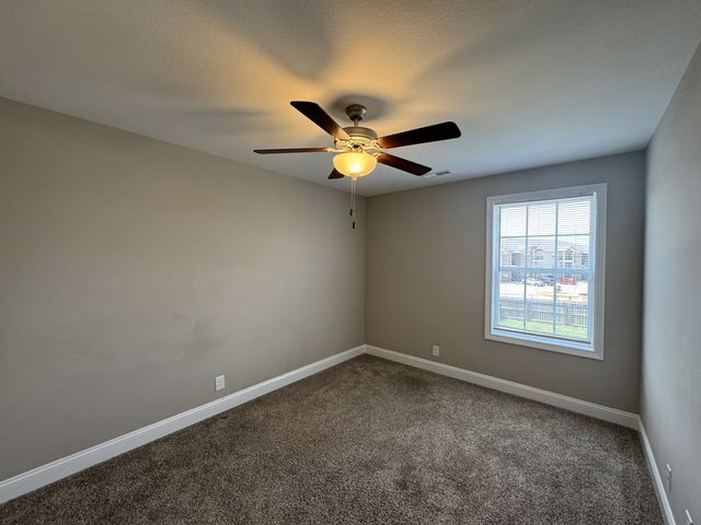 756 Lillian Grace Dr, Clarksville, TN 37043