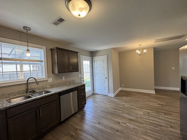 756 Lillian Grace Dr, Clarksville, TN 37043