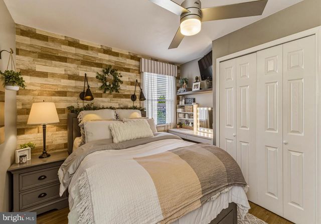 14 LYNN DR, West Deptford, NJ 08096