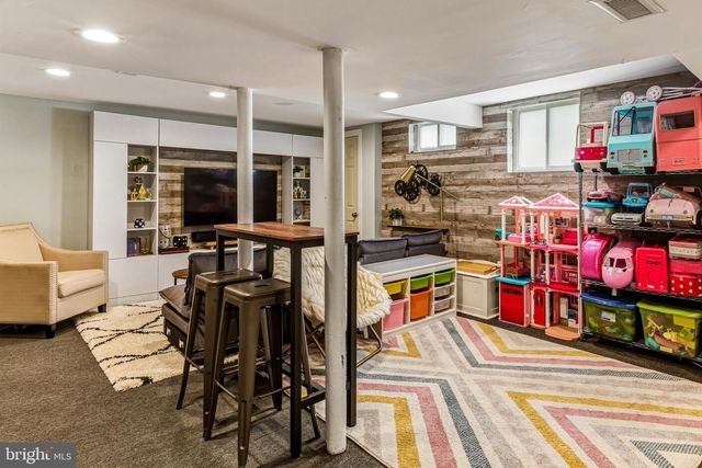 14 LYNN DR, West Deptford, NJ 08096