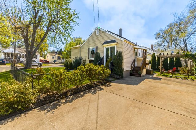 14 LYNN DR, West Deptford, NJ 08096