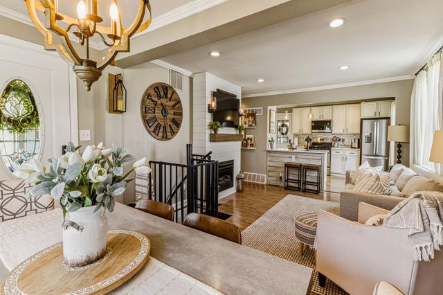 14 LYNN DR, West Deptford, NJ 08096