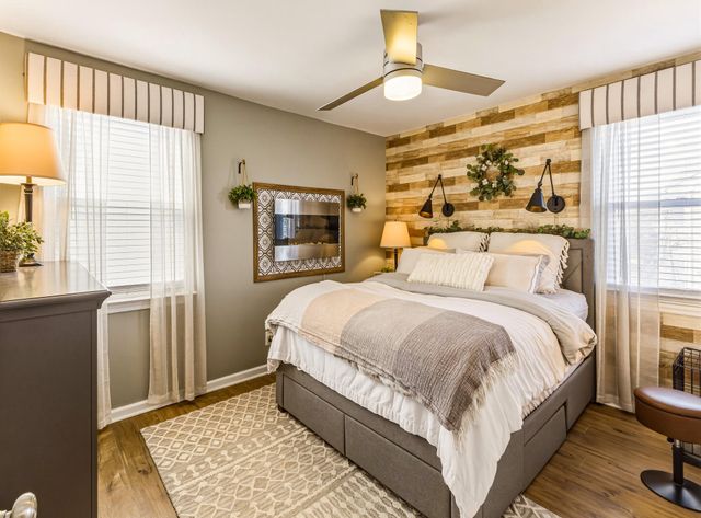 14 LYNN DR, West Deptford, NJ 08096