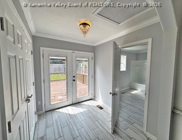 1945 10th Avenue, Huntington, WV 25701