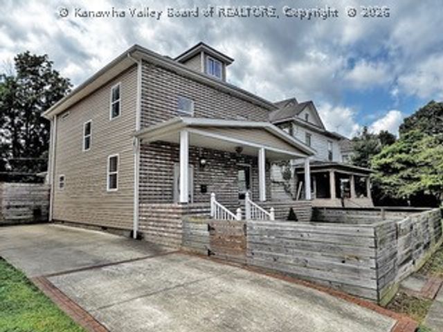 1945 10th Avenue, Huntington, WV 25701