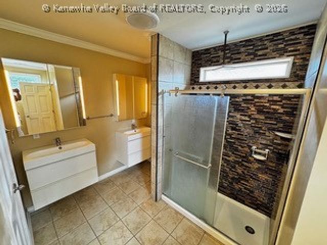 1945 10th Avenue, Huntington, WV 25701