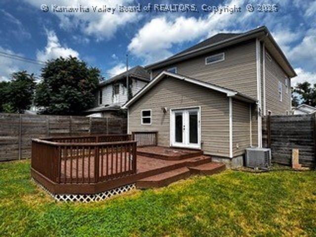 1945 10th Avenue, Huntington, WV 25701