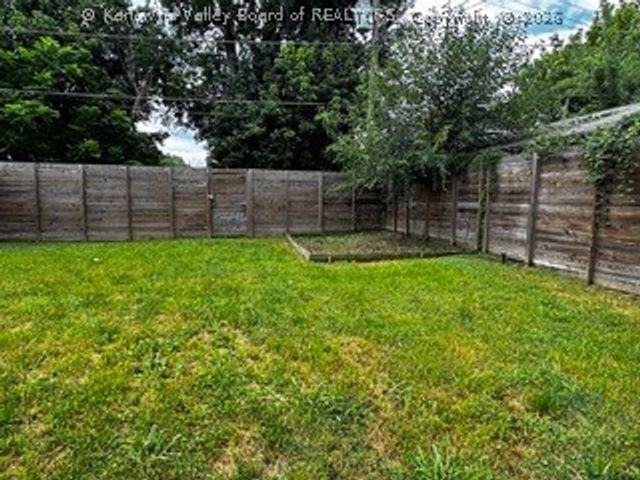 1945 10th Avenue, Huntington, WV 25701