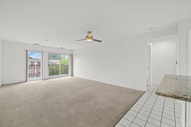 382 Kelburn Road 321, Deerfield, IL 60015