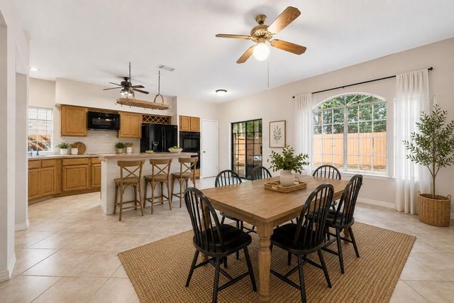 3007 Creek Manor Drive, Kingwood, TX 77339