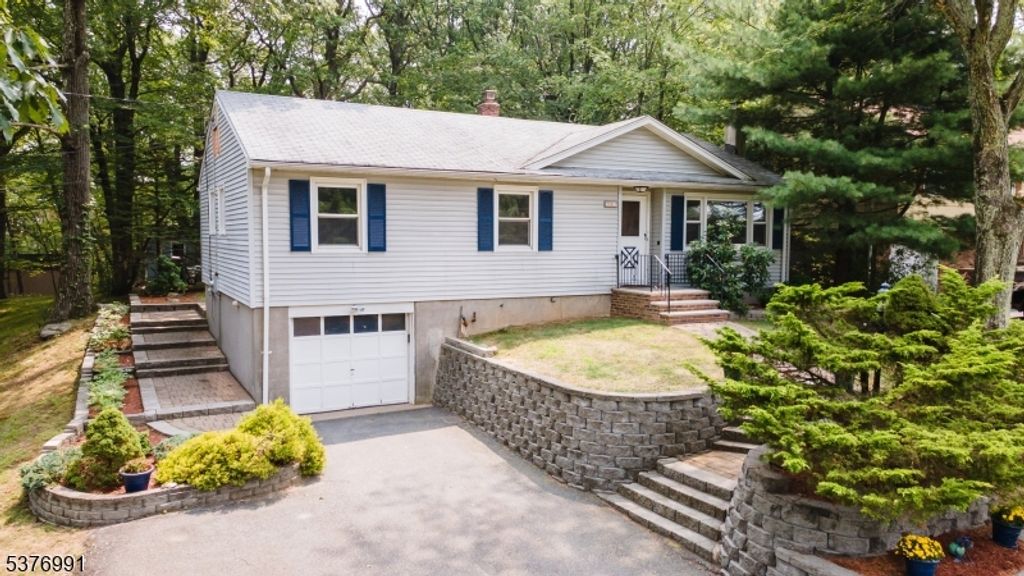 131 Valley View Dr, Rockaway Twp., NJ 07866