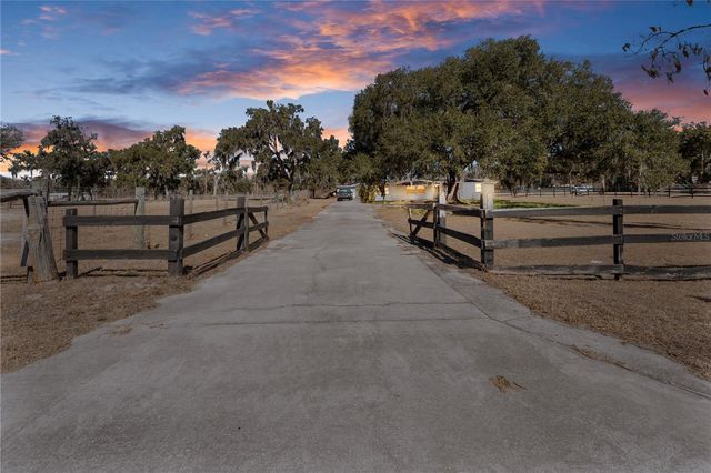 632 W KEYSVILLE ROAD, Plant City, FL 33567