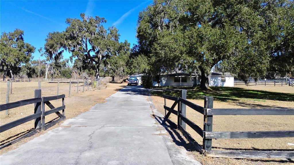 632 W KEYSVILLE ROAD, Plant City, FL 33567