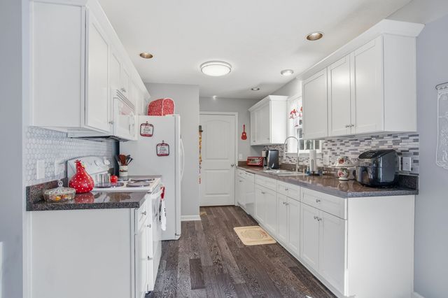 439 Hickory Bend Dr, Greenbrier, TN 37073