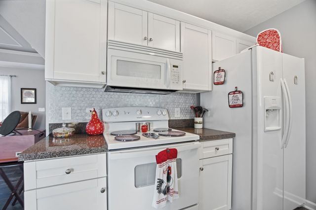 439 Hickory Bend Dr, Greenbrier, TN 37073