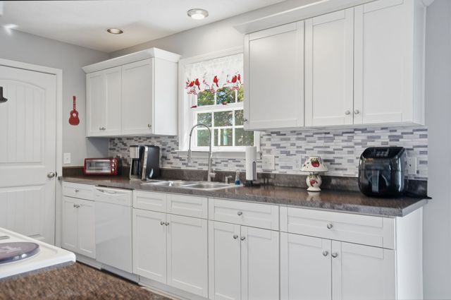 439 Hickory Bend Dr, Greenbrier, TN 37073