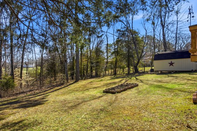 439 Hickory Bend Dr, Greenbrier, TN 37073