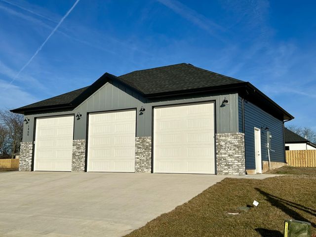 1460 N Carter Way, Republic, MO 65738