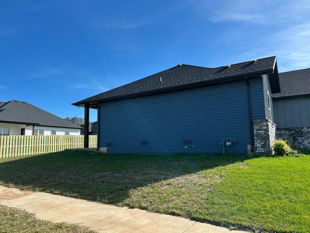 1460 N Carter Way, Republic, MO 65738