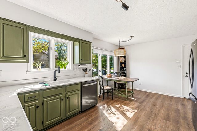 8047 Van Ness Way, Indianapolis, IN 46240