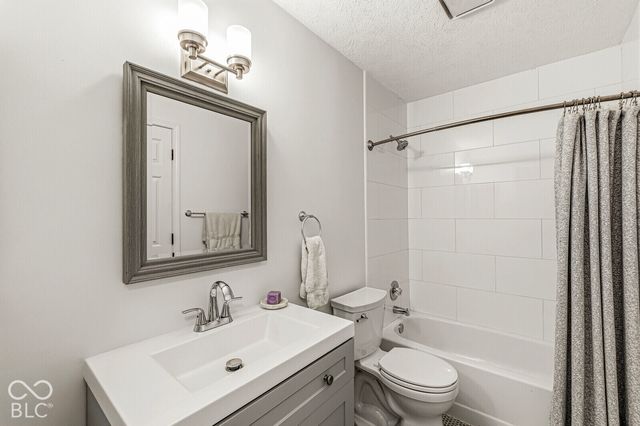 8047 Van Ness Way, Indianapolis, IN 46240