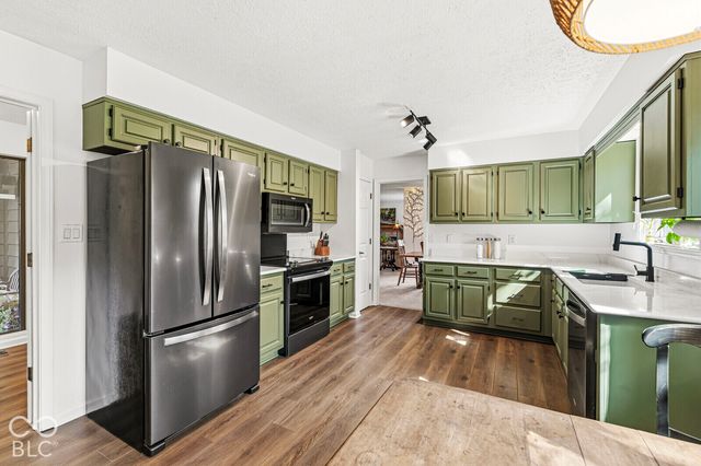 8047 Van Ness Way, Indianapolis, IN 46240