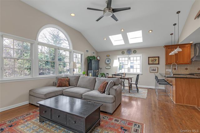 35 Mitchell Road, Port Washington, NY 11050