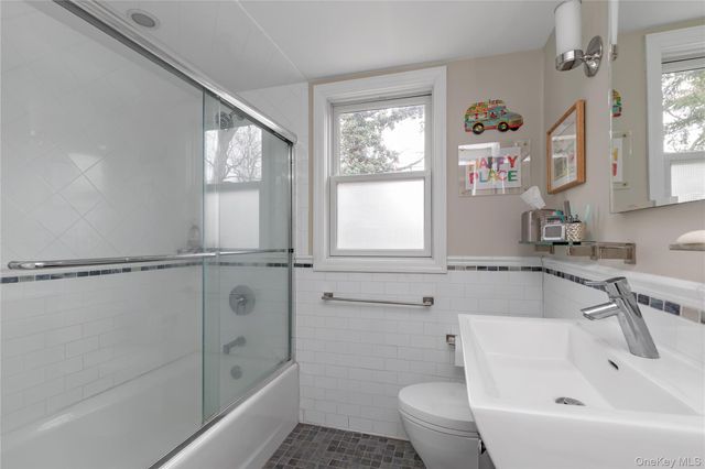 35 Mitchell Road, Port Washington, NY 11050