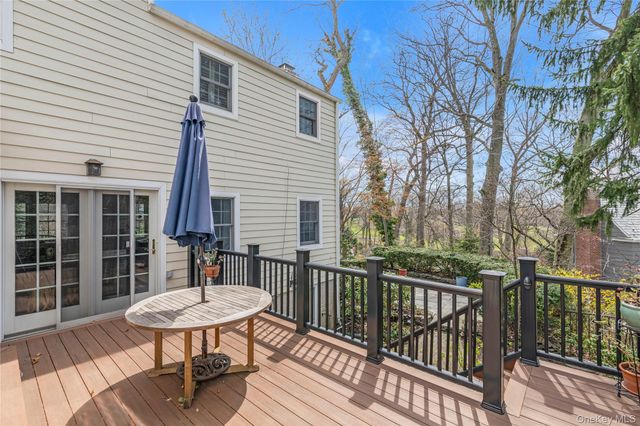 35 Mitchell Road, Port Washington, NY 11050