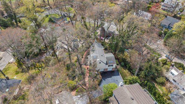 35 Mitchell Road, Port Washington, NY 11050
