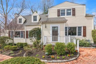 35 Mitchell Road, Port Washington, NY 11050