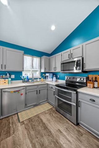 3340 London Way, Marion, IA 52302