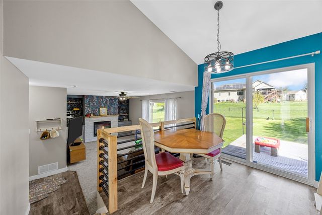 3340 London Way, Marion, IA 52302