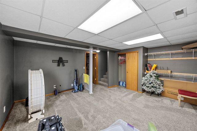 3340 London Way, Marion, IA 52302
